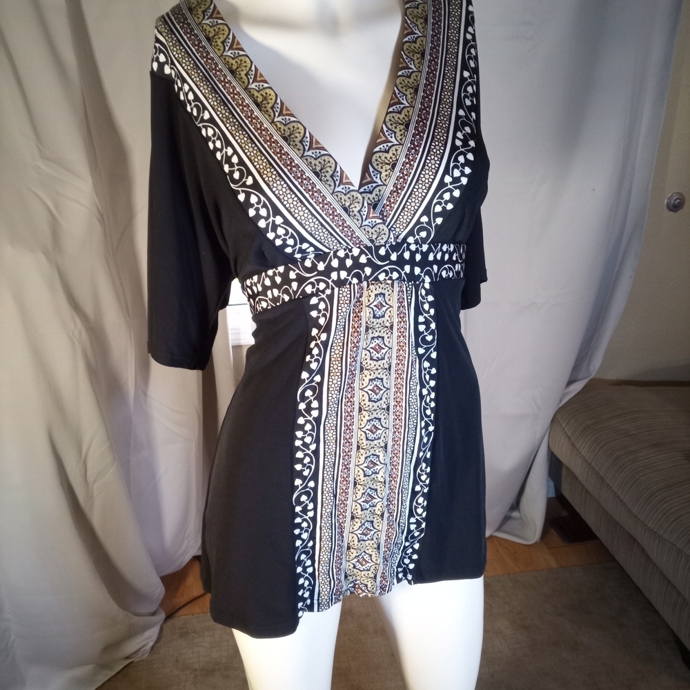Le Chateau Elegant Black Garment